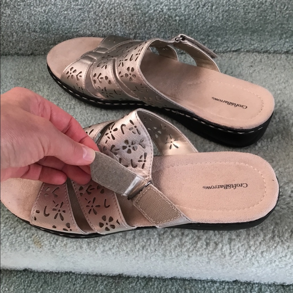 Comfy casual slip on sandals 🌻🌻 - Picture 4 of 7
